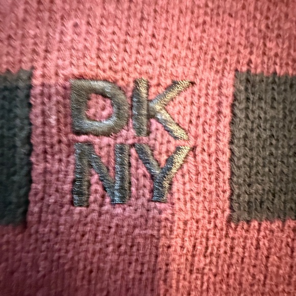 DKNY Men’s Wine Red Crewneck Sweater Size L – NWT – Logo Chest Stripe - Picture 9 of 15